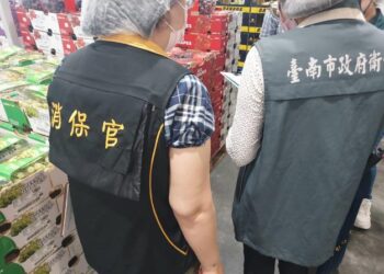 有關連鎖美式賣近期發生疑似食品品質不佳事件，南市衛生局查核轄內該業者分店衛生情形