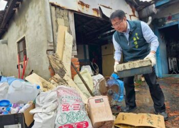 黃偉哲訪視後壁區 感謝志工齊心協助家園重建 黃偉哲訪視後壁區 感謝志工齊心協助家園重建