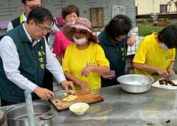 風災後社區據點恢復供餐服務 關懷陪伴長輩回歸日常 風災後社區據點恢復供餐服務 關懷陪伴長輩回歸日常
