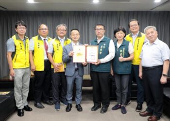 黃偉哲感謝台南市牙醫師公會捐贈123萬 助台南災後重建 黃偉哲感謝台南市牙醫師公會捐贈123萬 助台南災後重建