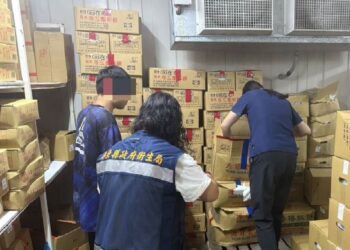 屏東縣衛生局追查嘉里大榮物流車貨品流向 防堵非洲豬瘟疫情擴散執行預防性封存