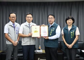 黃偉哲感謝台南市醫師公會捐贈230萬 協助臺南風災災後重建 黃偉哲感謝台南市醫師公會捐贈230萬 協助臺南風災災後重建