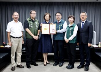 跨越太平洋的溫暖 黃偉哲感謝美國大洛杉磯台灣會館捐款助台南災後重建 跨越太平洋的溫暖 黃偉哲感謝美國大洛杉磯台灣會館捐款助台南災後重建