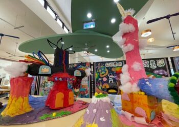 「星際藝攻隊」啟航!麻豆區國中小美術班成果展隆重登場,168名學生780件作品任翱翔 「星際藝攻隊」啟航!麻豆區國中小美術班成果展隆重登場,168名學生780件作品任翱翔