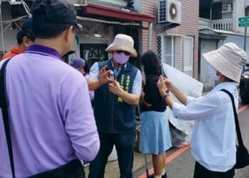 風災後接連高溫,病媒蚊指數飆高,黃偉哲市長請民衆每週巡視住家環境,倒除積水別養蚊! 風災後接連高溫,病媒蚊指數飆高,黃偉哲市長請民衆每週巡視住家環境,倒除積水別養蚊!