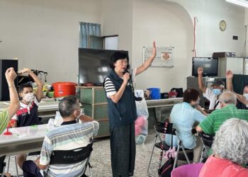 黃偉哲市長推動災後暖心行動 輔具重生社區陪伴雙軌並行 黃偉哲市長推動災後暖心行動 輔具重生社區陪伴雙軌並行