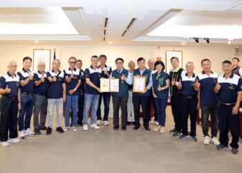 黃偉哲感謝南勢街西羅殿捐贈300萬元 助災民重建家園 黃偉哲感謝南勢街西羅殿捐贈300萬元 助災民重建家園