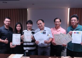 臺南學子玩出科學精神 南新國中、聖功女中勇奪類科學競賽特優 臺南學子玩出科學精神 南新國中、聖功女中勇奪類科學競賽特優
