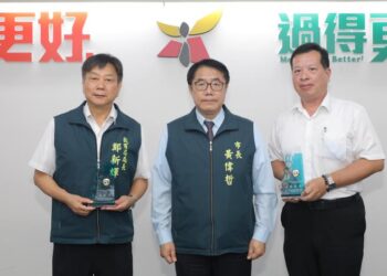 全國科展臺南奪佳績!市政會議獻獎 市長黃偉哲肯定學子展現科研能量 全國科展臺南奪佳績!市政會議獻獎 市長黃偉哲肯定學子展現科研能量