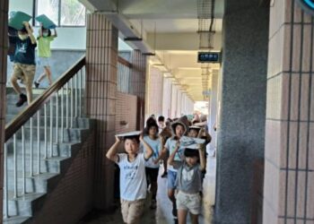 臺南市教育局結合跨域資源辦理國家防災日 以地震疏散為演練主題進行校園示範演練 臺南市教育局結合跨域資源辦理國家防災日 以地震疏散為演練主題進行校園示範演練