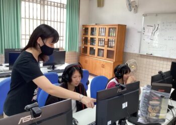 弭平偏鄉數位落差 教育部數位學伴計畫傑出人員選拔 臺南2位教師榮獲傑出帶班老師 弭平偏鄉數位落差 教育部數位學伴計畫傑出人員選拔 臺南2位教師榮獲傑出帶班老師