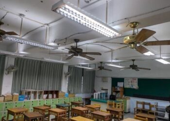 打造明亮節能的教室! 臺南市校園學習空間全面汰換為LED節能燈具 每年省電2,500萬元 打造明亮節能的教室! 臺南市校園學習空間全面汰換為LED節能燈具 每年省電2,500萬元
