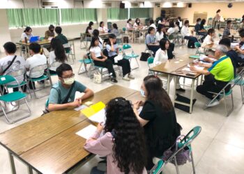黃偉哲力推公部門非暑期工讀 青年積極展現自我 黃偉哲力推公部門非暑期工讀 青年積極展現自我