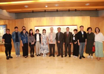 台南文化中心演藝廳即日起展出蔣勳「文青時代」畫展 台南文化中心演藝廳即日起展出蔣勳「文青時代」畫展