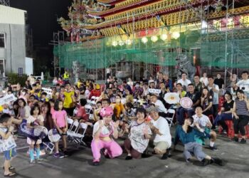 2025藝術進區南化場(豆子劇團-孫仔笑一笑),9月26日晚上7時在南化天后宮登場,精湛表演獲得滿堂彩。 2025藝術進區南化場(豆子劇團-孫仔笑一笑),9月26日晚上7時在南化天后宮登場,精湛表演獲得滿堂彩。