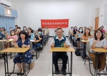 南市府勞工局辦理精進職業訓練職能內部人員研習 結合AI工具提升辦訓職能及品質 南市府勞工局辦理精進職業訓練職能內部人員研習 結合AI工具提升辦訓職能及品質