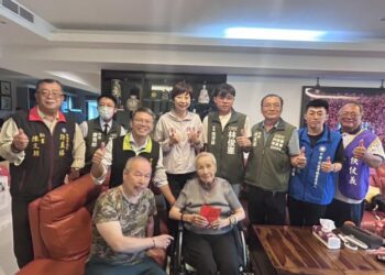 中西區敬老慰問百歲人瑞,傳承孝道弘揚重陽敬老精神 中西區敬老慰問百歲人瑞,傳承孝道弘揚重陽敬老精神