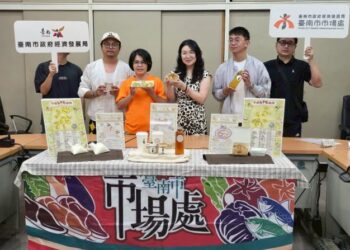 市場,是最好的時光機 用「市場古早味指南」帶著家人嚐遍古早味 市場,是最好的時光機 用「市場古早味指南」帶著家人嚐遍古早味