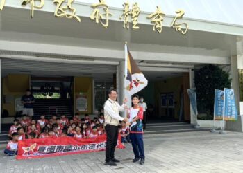 臺南小將備戰113年全國小學田徑賽 黃偉哲市長勉勵小將承接全中運氣勢奪得佳績