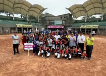 臺南女力爆發！德南國小及億載國小女壘隊分別創下隊史最佳成績 勇奪112學年度中小學女子壘球聯賽國小甲級亞軍及第六名