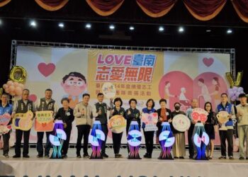 黃偉哲響應國際志工日表揚績優志工暨團隊 黃偉哲響應國際志工日表揚績優志工暨團隊
