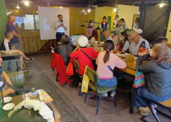 移民署高雄市第一服務站邀新住民體驗端午粽香 小馬哥驚呼「喔!媽媽咪呀,這太好吃了」 移民署高雄市第一服務站邀新住民體驗端午粽香 小馬哥驚呼「喔!媽媽咪呀,這太好吃了」