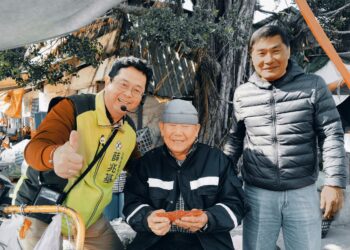 左楠議員參選人薛兆基點亮哈囉市場新動能　五度走進市場談經濟