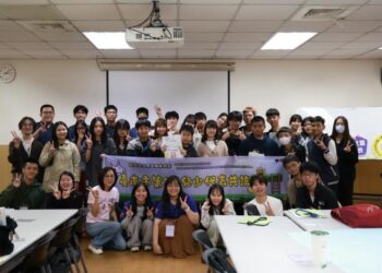 培力兒少從探索出發、以行動回應! 黃偉哲期勉第8屆兒少代表激發城市新力量 培力兒少從探索出發、以行動回應! 黃偉哲期勉第8屆兒少代表激發城市新力量