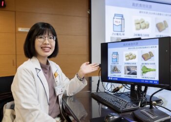 國人鈣質攝取嚴重不足成大醫院營養師黃薇建議每天早晚一杯奶骨力滿分 國人鈣質攝取嚴重不足成大醫院營養師黃薇建議每天早晚一杯奶骨力滿分