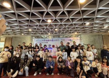 語花朵朵開!南市魔法語花一頁書畫展美學館登場 用藝術創作展現母語之美
