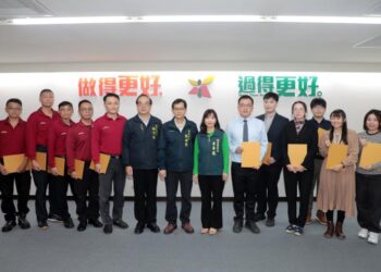 黃偉哲推動創新治理 臺南市府競賽獲獎亮點從火場管制到獨老關懷