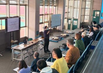 強化運動場域急救量能 臺南市體育局辦理AED及CPR研習 提升運動場館第一線應變能力