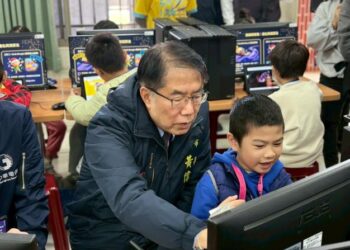 從生活出發學AI 臺南攜手中華電信首辦寒假機器人營隊 帶孩子動手玩科技