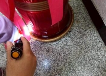 南市確診第一例登革熱境外移入病例，市長黃偉哲提醒出國探親或旅遊，請做好防蚊措施，有症狀請立即就醫並告知旅遊史！