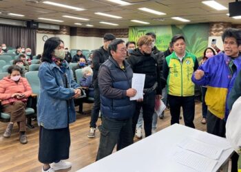 觀光城未有安置配套 綠營議員轟南市府把公家土地給黑白兩道樁腳蓋商場 觀光城未有安置配套 綠營議員轟南市府把公家土地給黑白兩道樁腳蓋商場