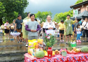 六堆園區農事學堂插秧體驗登場 親子下田感受客庄農耕文化 六堆園區農事學堂插秧體驗登場 親子下田感受客庄農耕文化