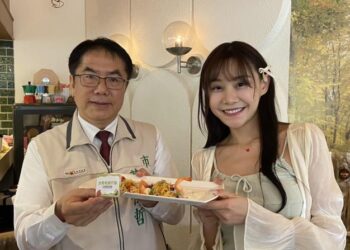 市長黃偉哲邀請美食網紅泡芙大啖臺南芒果美味無法擋