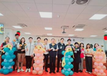 「向陽而生，藝彩飛揚」 立人國小、民德國中美術藝才班「向陽美展」盛大開幕 傳承藝術底蘊 展現創意與才華