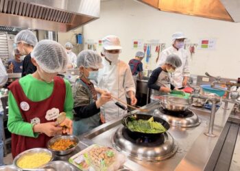 臺南學童食育營從料理翻轉觀念 孩子化身「營養小老師」驚艷家長