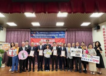 黃偉哲市長感謝台南中區扶輪社及國際扶輪社捐贈南市登革熱防治捐贈服務計畫全球獎助金，攜手強化登革熱防治！