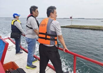 黃偉哲關心牡蠣養殖產業推動蚵棚與保麗龍浮具改善方案