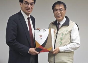 林宜敬部長南下拜會黃偉哲市長 攜手強化公務治理效率
