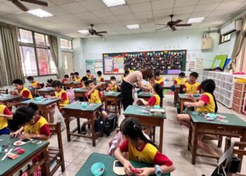 德南國小&仁德衛生所-「531世界禁菸日,攜手拒菸,擁抱清新環境」