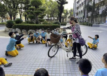 試行交通安全教育課程模組 南市10校4600位師生參與 培養學童交通安全素養