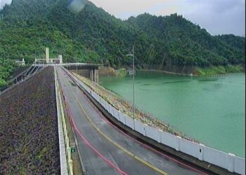 南化水庫蓄水率突破7成5，溢流堰加高環評通過，黃偉哲：逐步建構韌性供水城市