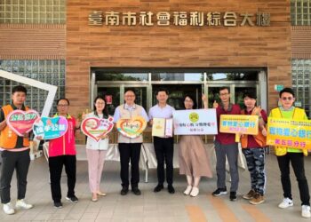 黑橋牌企業捐贈南市實物愛心銀行 黃偉哲感謝協力增添物資量能