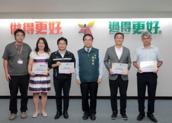 臺南4校獲閱讀磐石獎 獲獎數全國第一 3師獲閱讀推手肯定 市長黃偉哲市政會議表揚