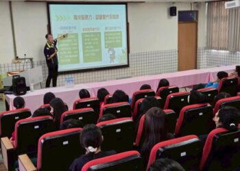 區政達人進校園 南市教育局攜手安定區公所前進安定國中 解密區政業務 打造全方位公民素養