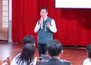 解鎖數學超能力！臺南與均一平台基金會攜手共創AI教科書