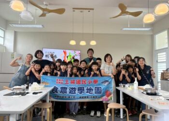 從養殖到餐桌體驗「蝦趣滿滿」!南市食農教育遊學地圖校際體驗營熱鬧登場 從養殖到餐桌體驗「蝦趣滿滿」!南市食農教育遊學地圖校際體驗營熱鬧登場